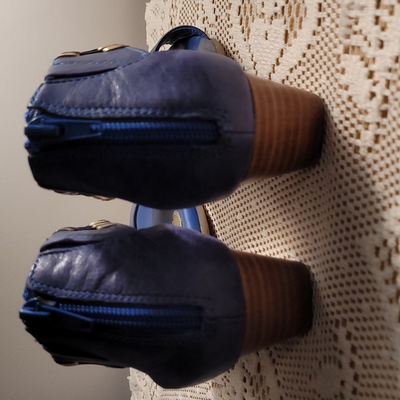 Bella Vita sandals - Picture 3 of 5